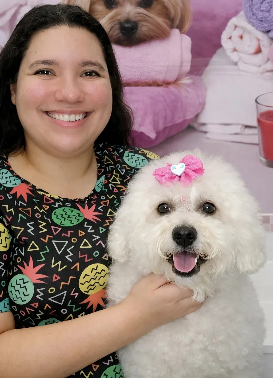 Nath, fundadora e groomer da Nathy Pet House